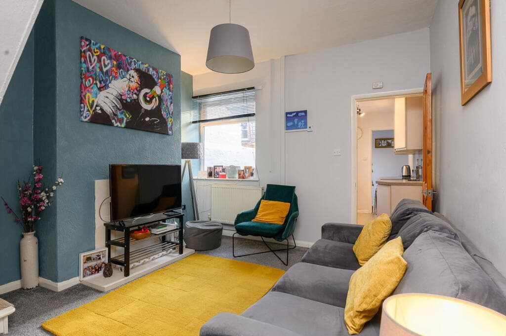 2 bedroom terraced house for sale in Nelson Street, York, YO31 8NJ, YO31 Image 4