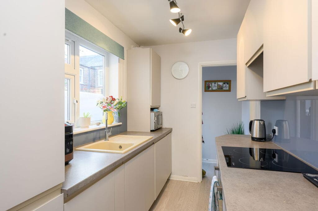 2 bedroom terraced house for sale in Nelson Street, York, YO31 8NJ, YO31 Image 5