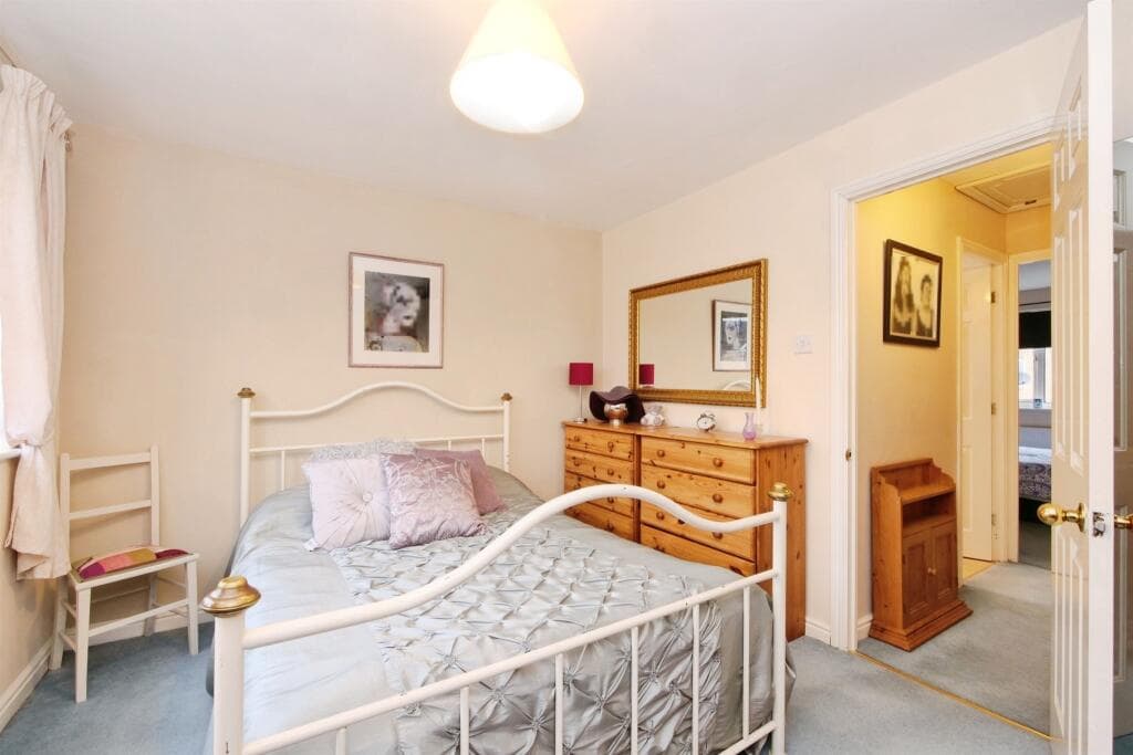 2 Bedroom End Of Terrace House For Sale In Tamworth Road, York, Yo30 Image 5
