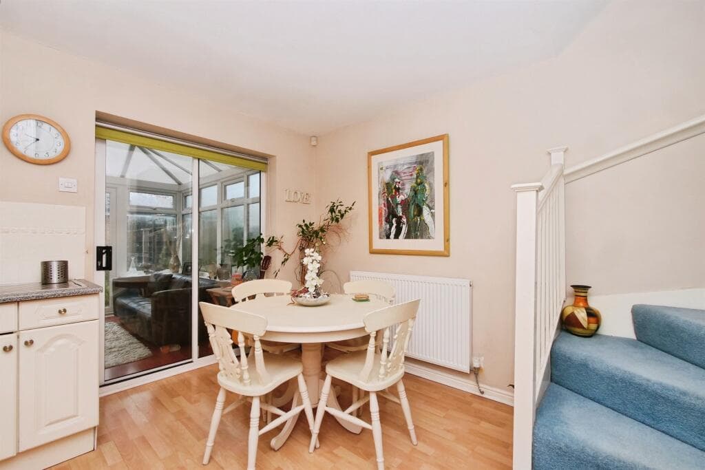 2 Bedroom End Of Terrace House For Sale In Tamworth Road, York, Yo30 Image 9