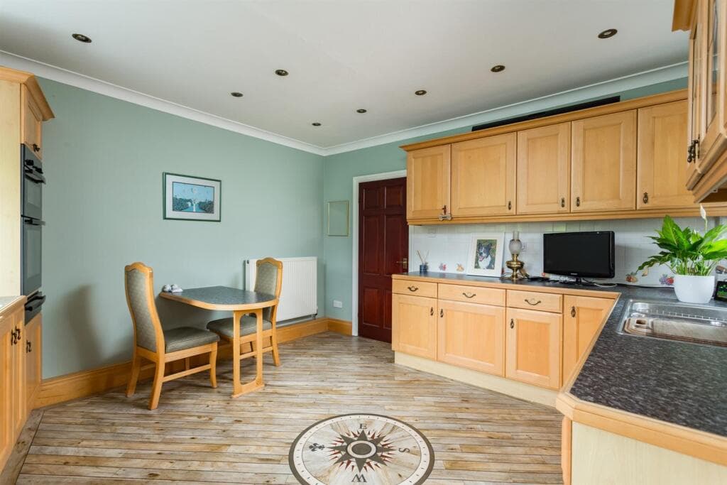 4 bedroom house for sale in 194a Mount Vale, York, YO24 Image 6