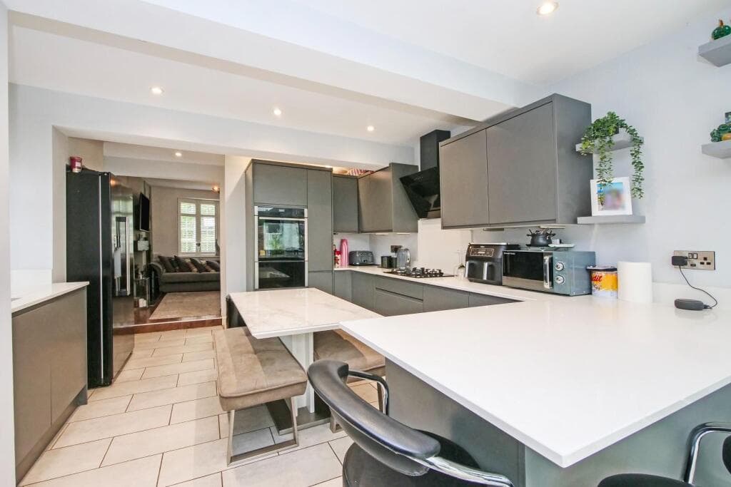 2 bedroom semi-detached house for sale in The Green, Acomb, York, YO26 Image 7