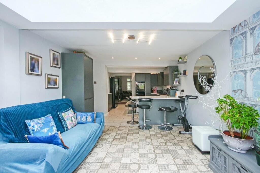 2 bedroom semi-detached house for sale in The Green, Acomb, York, YO26 Image 9