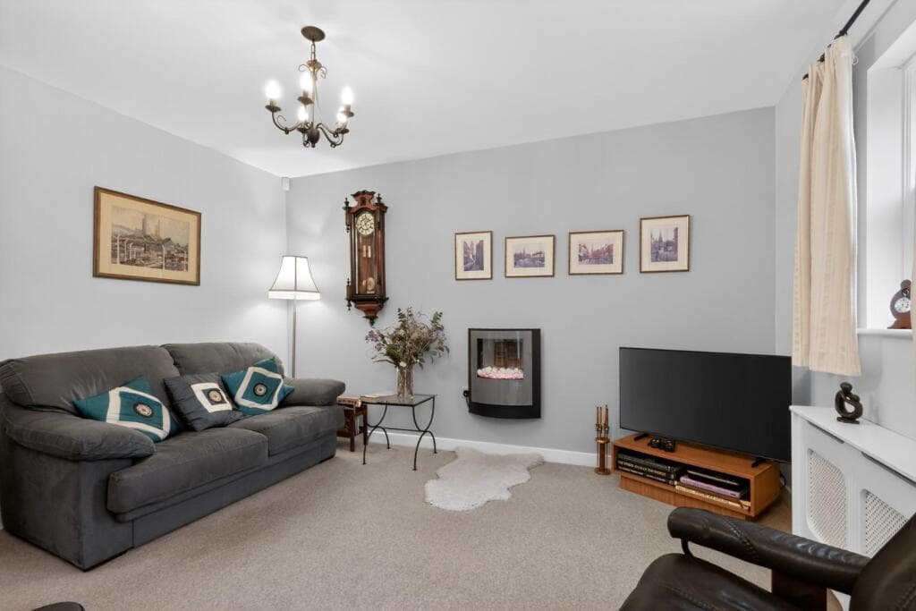 4 bedroom town house for sale in Dennison Street, York, YO31 Image 6