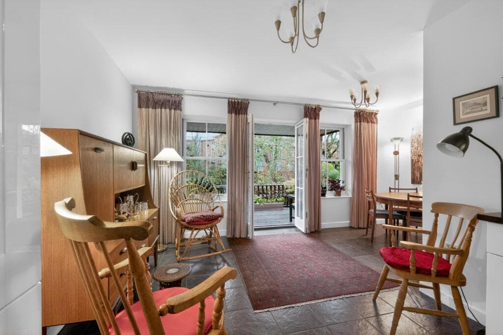 4 bedroom town house for sale in Dennison Street, York, YO31 Image 9