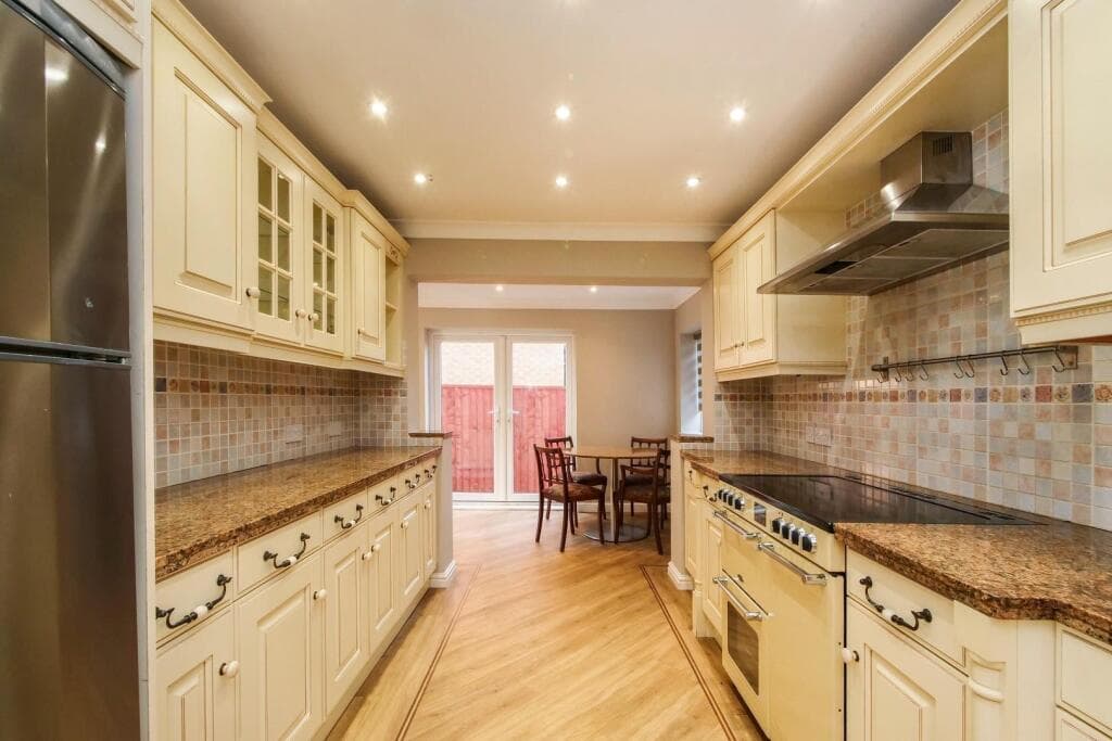 4 bedroom detached house for sale in The Horseshoe, York, YO24 Image 9