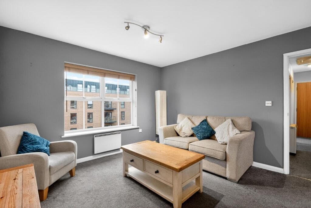 2 bedroom apartment for sale in Hallfield Road, York, YO31 Image 2