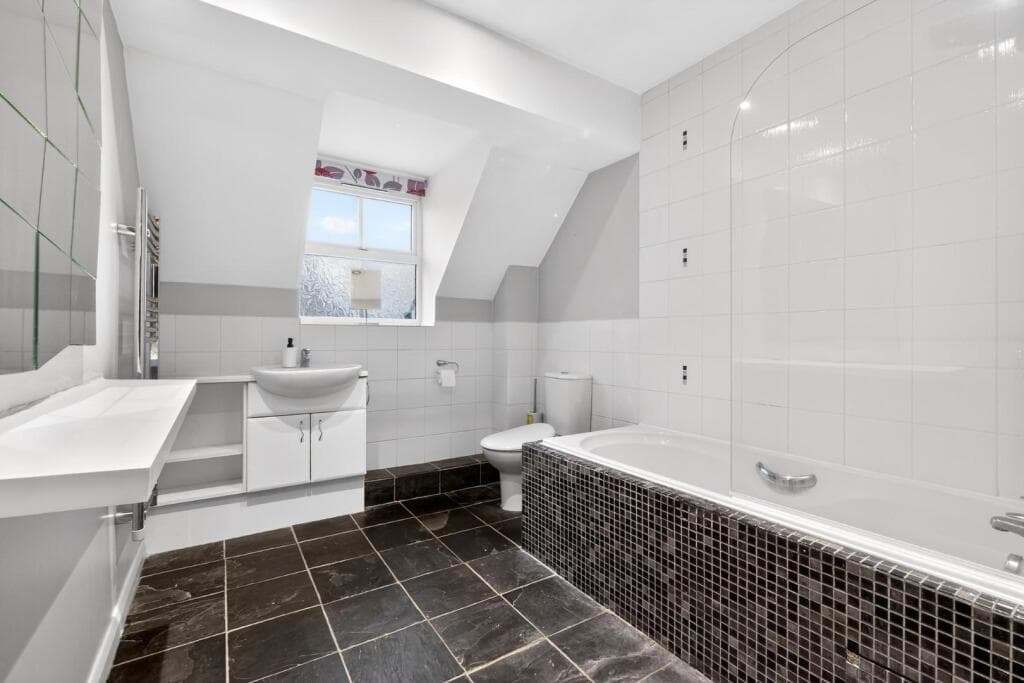 2 bedroom apartment for sale in Hallfield Road, York, YO31 Image 11