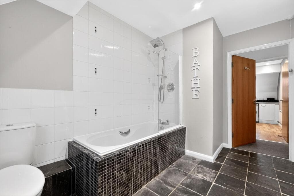 2 bedroom apartment for sale in Hallfield Road, York, YO31 Image 12