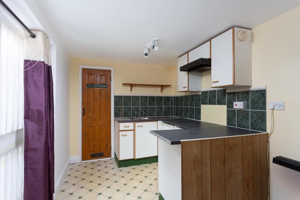 6 bedroom terraced house for sale in Wellington Street, York, YO10 Image 5