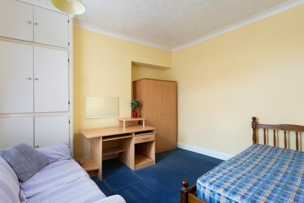 6 bedroom terraced house for sale in Wellington Street, York, YO10 Image 7