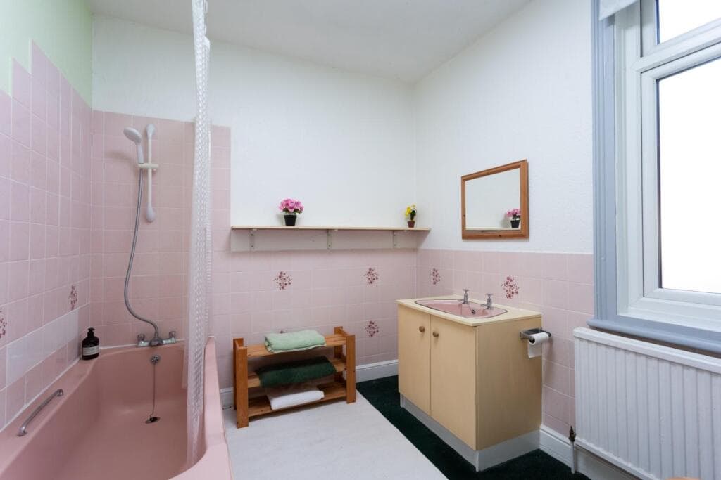 6 bedroom terraced house for sale in Wellington Street, York, YO10 Image 8