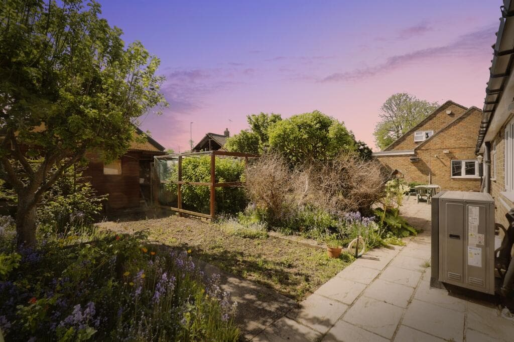 4 bedroom detached bungalow for sale in Sandstock Road, York, YO31 Image 5