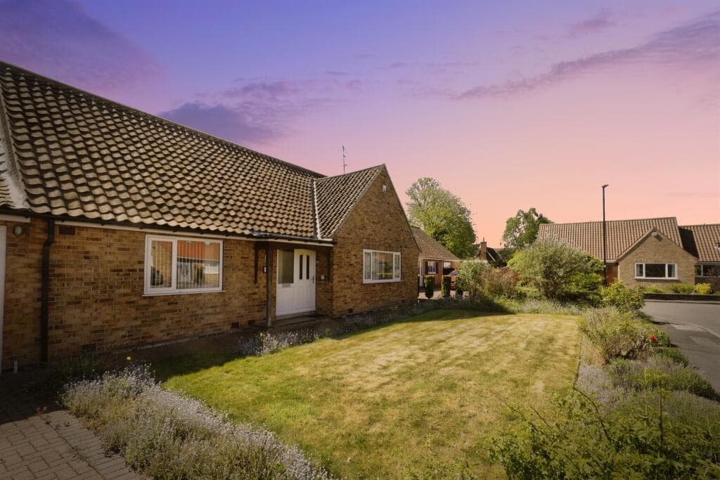 4 bedroom detached bungalow for sale in Sandstock Road, York, YO31 Image 9