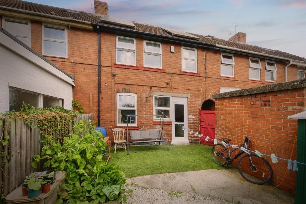 3 Bedroom Terraced House For Sale In Lucas Avenue, York, Yo30 Image 11