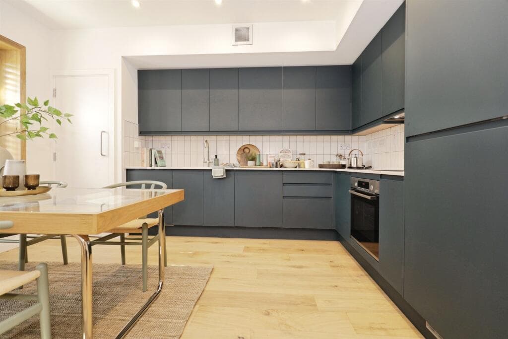 3 bedroom terraced house for sale in Duncombe Square, Burton Stone Lane, York, YO30 Image 3