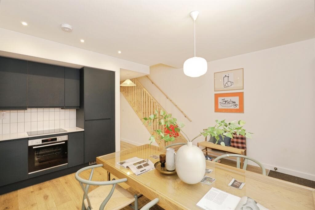 3 bedroom terraced house for sale in Duncombe Square, Burton Stone Lane, York, YO30 Image 4