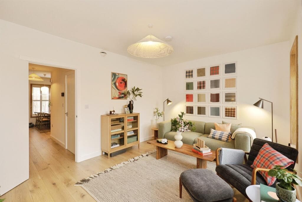 3 bedroom terraced house for sale in Duncombe Square, Burton Stone Lane, York, YO30 Image 6