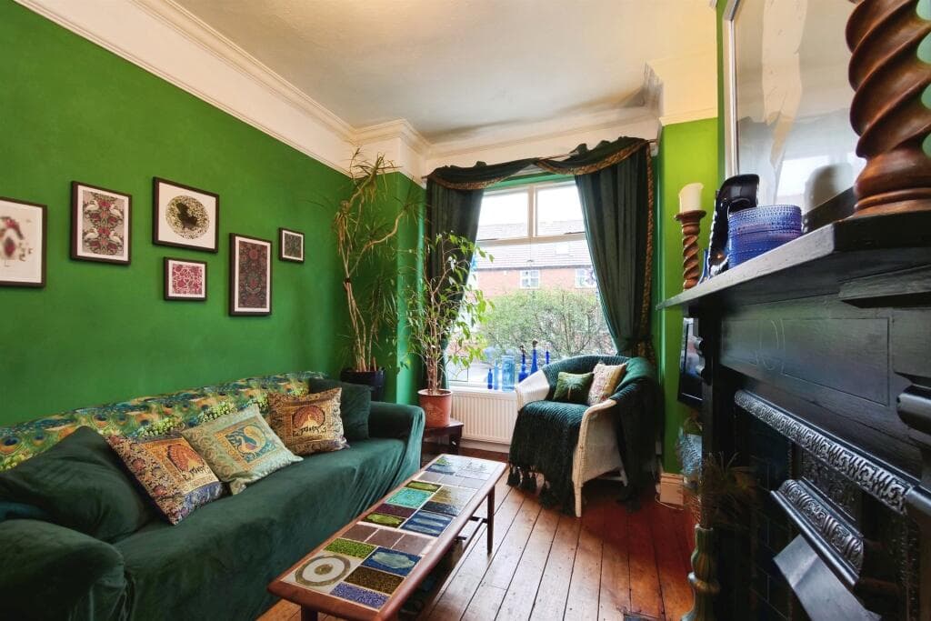 2 bedroom terraced house for sale in Huntington Road, YORK, YO31 Image 6