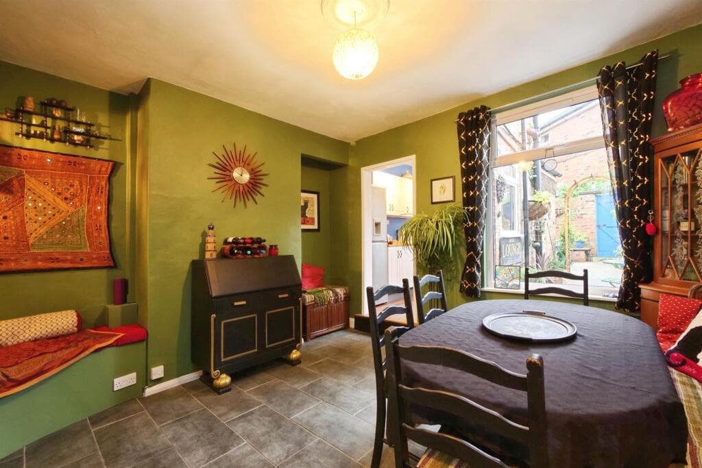2 bedroom terraced house for sale in Huntington Road, YORK, YO31 Image 7