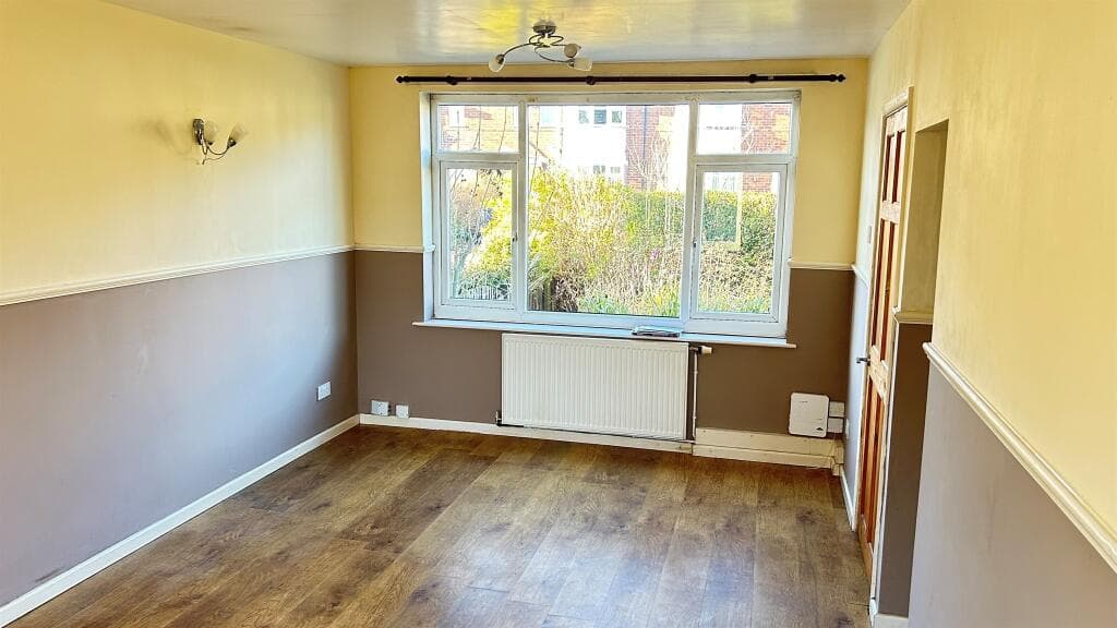 2 bedroom semi-detached house for sale in Kingsway West, York, YO24 Image 4