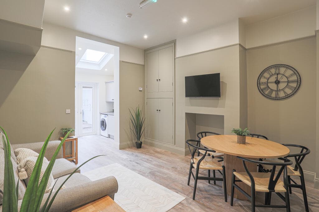 1 Bedroom House For Rent In Stonegate, Heslington Road, Yo10 Image 2