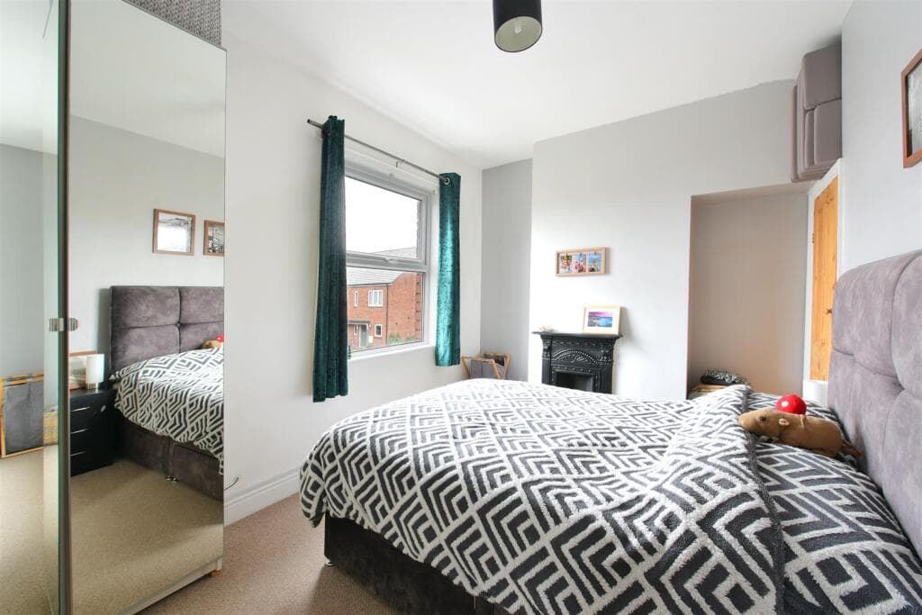 2 Bedroom Terraced House For Rent In Faber Street, York, Yo31 Image 4