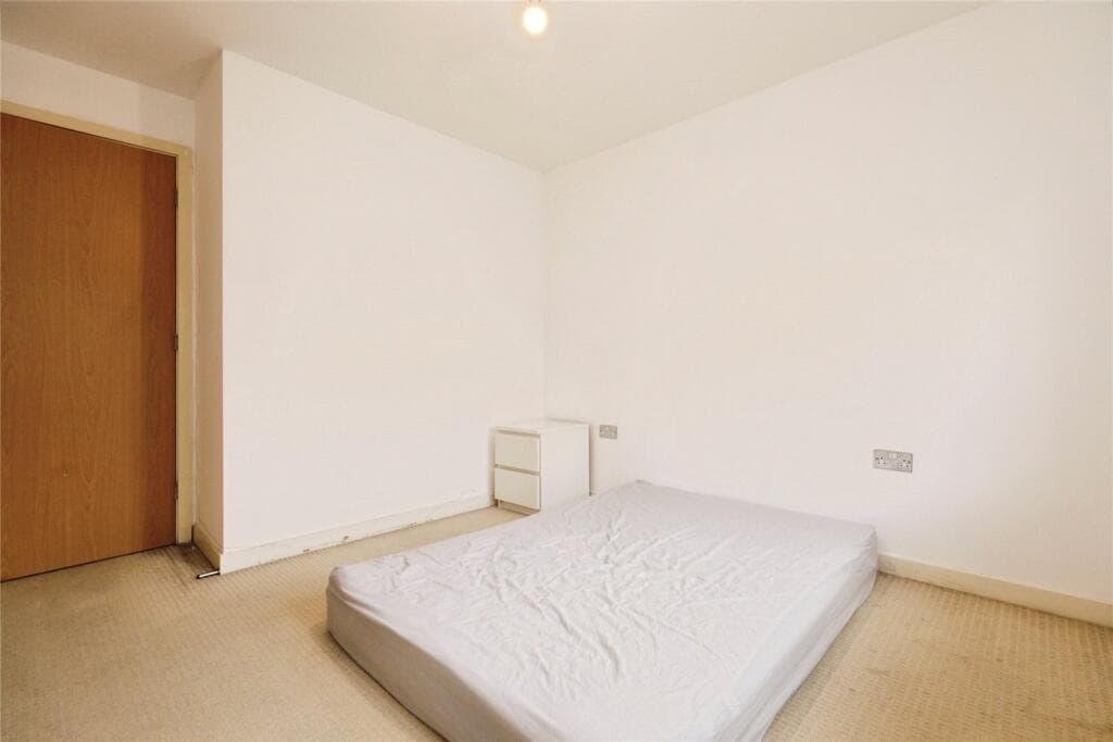 2 Bedroom Flat For Sale In Olympian Court, York, Yo10 Image 6