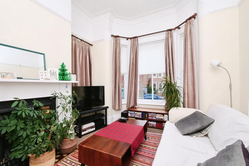 4 bedroom end of terrace house for sale in Scarcroft Hill, York, North Yorkshire, YO24 Image 3