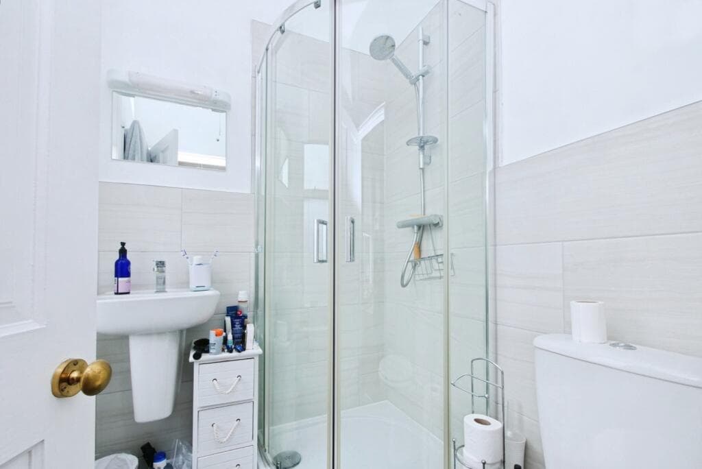 4 bedroom end of terrace house for sale in Scarcroft Hill, York, North Yorkshire, YO24 Image 5