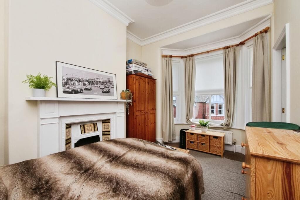 4 bedroom end of terrace house for sale in Scarcroft Hill, York, North Yorkshire, YO24 Image 12