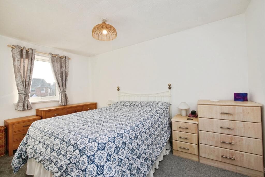 2 Bedroom Flat For Sale In Barbican Road, York, North Yorkshire, Yo10 Image 7