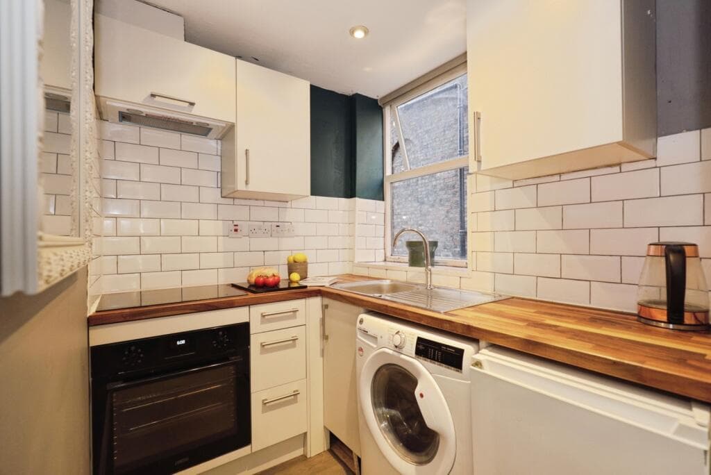 1 bedroom flat for sale in St. Marys, York, North Yorkshire, YO30 Image 6