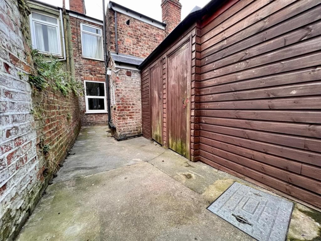 1 Bedroom Apartment For Rent In Garnet Terrace, Leeman Road, Yo26 Image 9