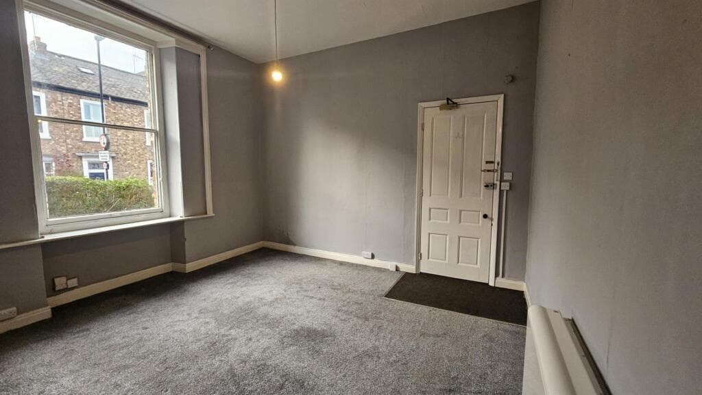 1 bedroom detached house for rent in Burton Stone Lane, Burton Stone Lane, YO30 Image 2