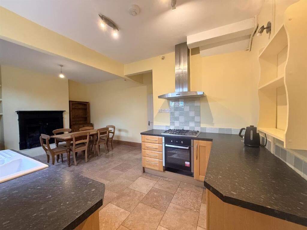 4 Bedroom House Share For Rent In 45 Carr Lane, York, Yo26 Image 8