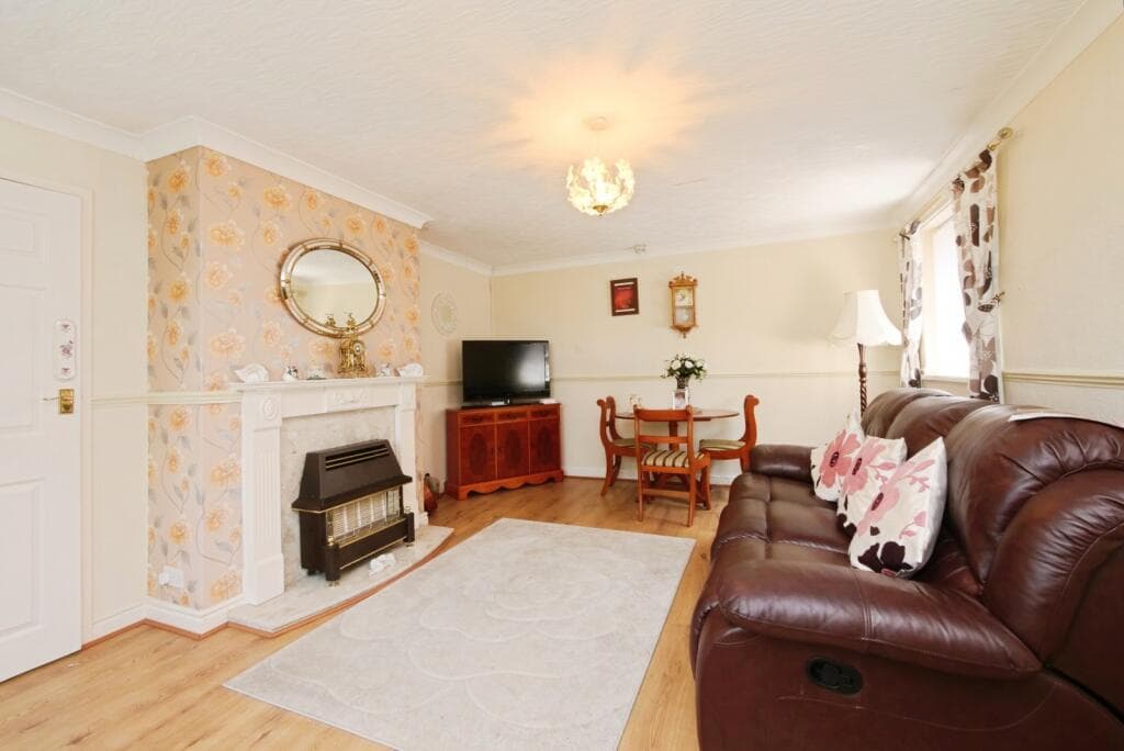 3 bedroom bungalow for sale in West Bank, York, North Yorkshire, YO24 Image 3