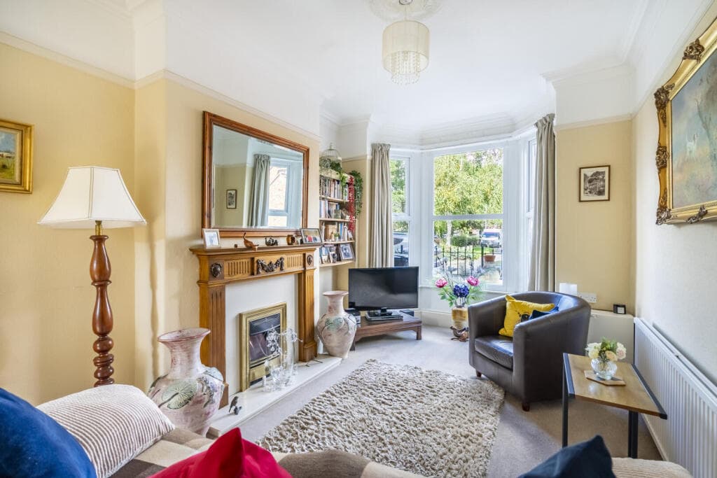 3 bedroom terraced house for sale in Alma Terrace, York, YO10 Image 2