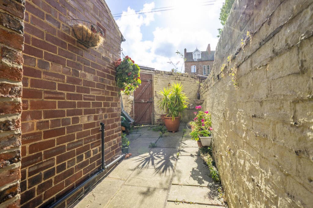 3 bedroom terraced house for sale in Alma Terrace, York, YO10 Image 12