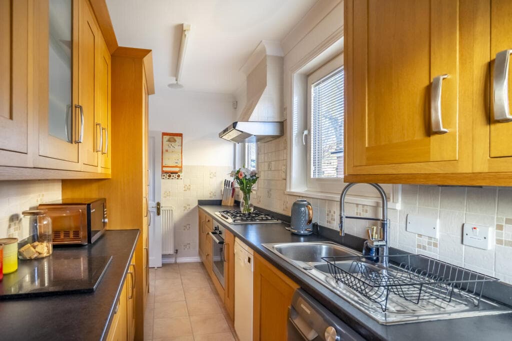 3 bedroom semi-detached house for sale in Wetherby Road, York, YO26 Image 4