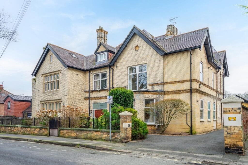 2 bedroom apartment for sale in St. Olaves Road, York, YO30 - Flat/Apartment in york