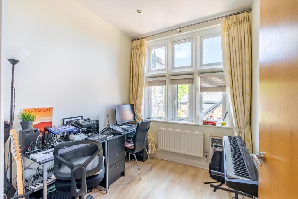 2 bedroom apartment for sale in St. Olaves Road, York, YO30 Image 7