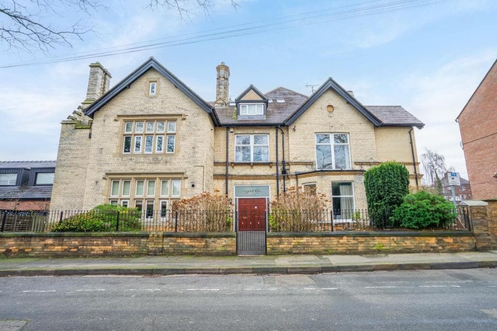 2 bedroom apartment for sale in St. Olaves Road, York, YO30 Image 11