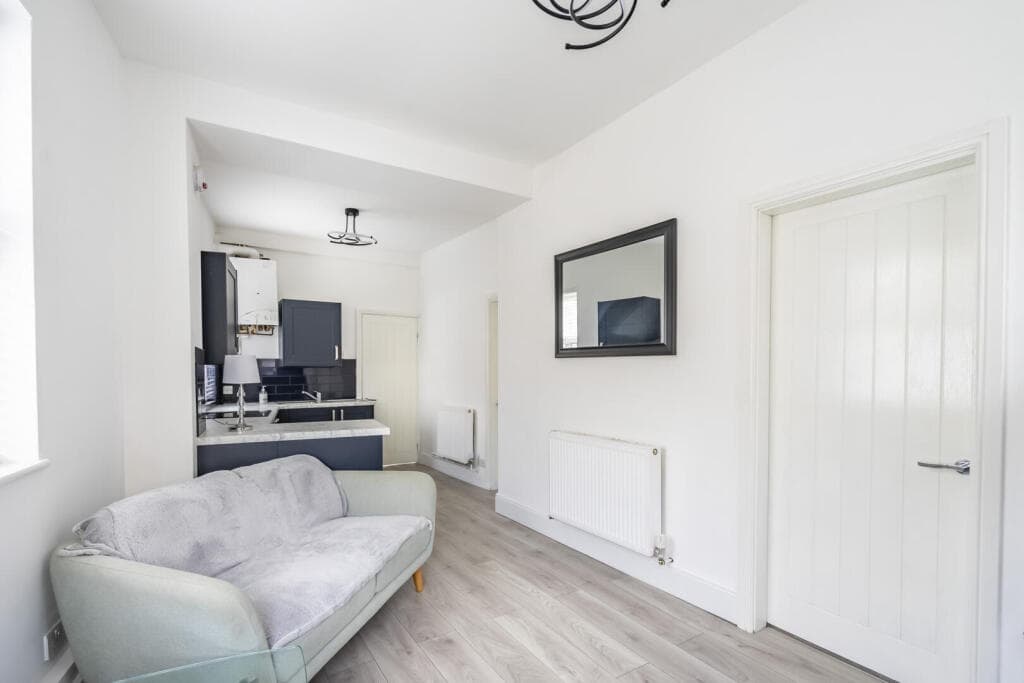 1 Bedroom Apartment For Sale In Stamford Street East Leeman Road, Yo26 Image 3
