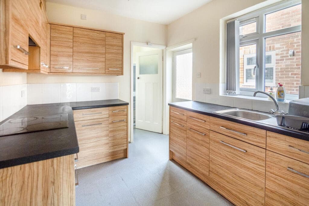 4 bedroom semi-detached house for sale in Alne Terrace, York, YO10 Image 4