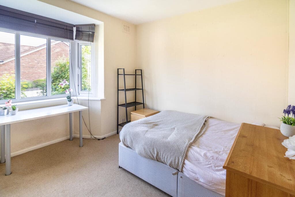 4 bedroom semi-detached house for sale in Alne Terrace, York, YO10 Image 9