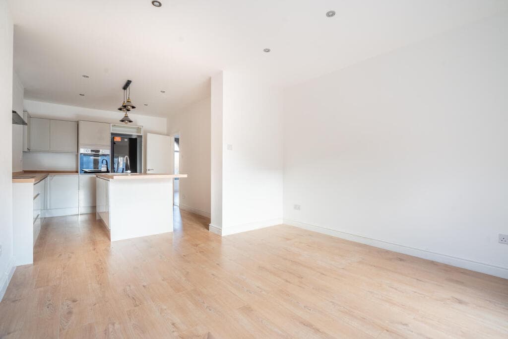 5 bedroom semi-detached house for sale in Hilbeck Grove, York, YO31 Image 4