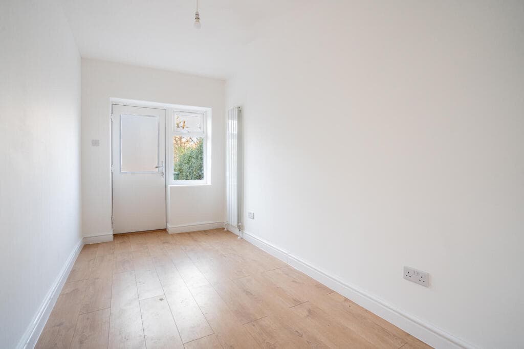 5 bedroom semi-detached house for sale in Hilbeck Grove, York, YO31 Image 8