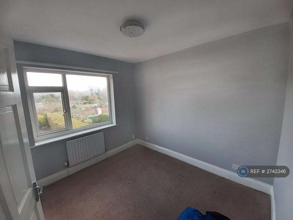 4 Bedroom Semi-Detached House For Rent In Beech Avenue, York, Yo24 Image 8