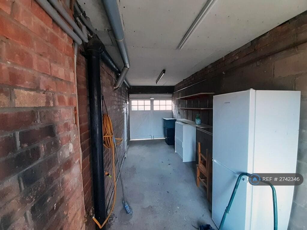 4 Bedroom Semi-Detached House For Rent In Beech Avenue, York, Yo24 Image 10